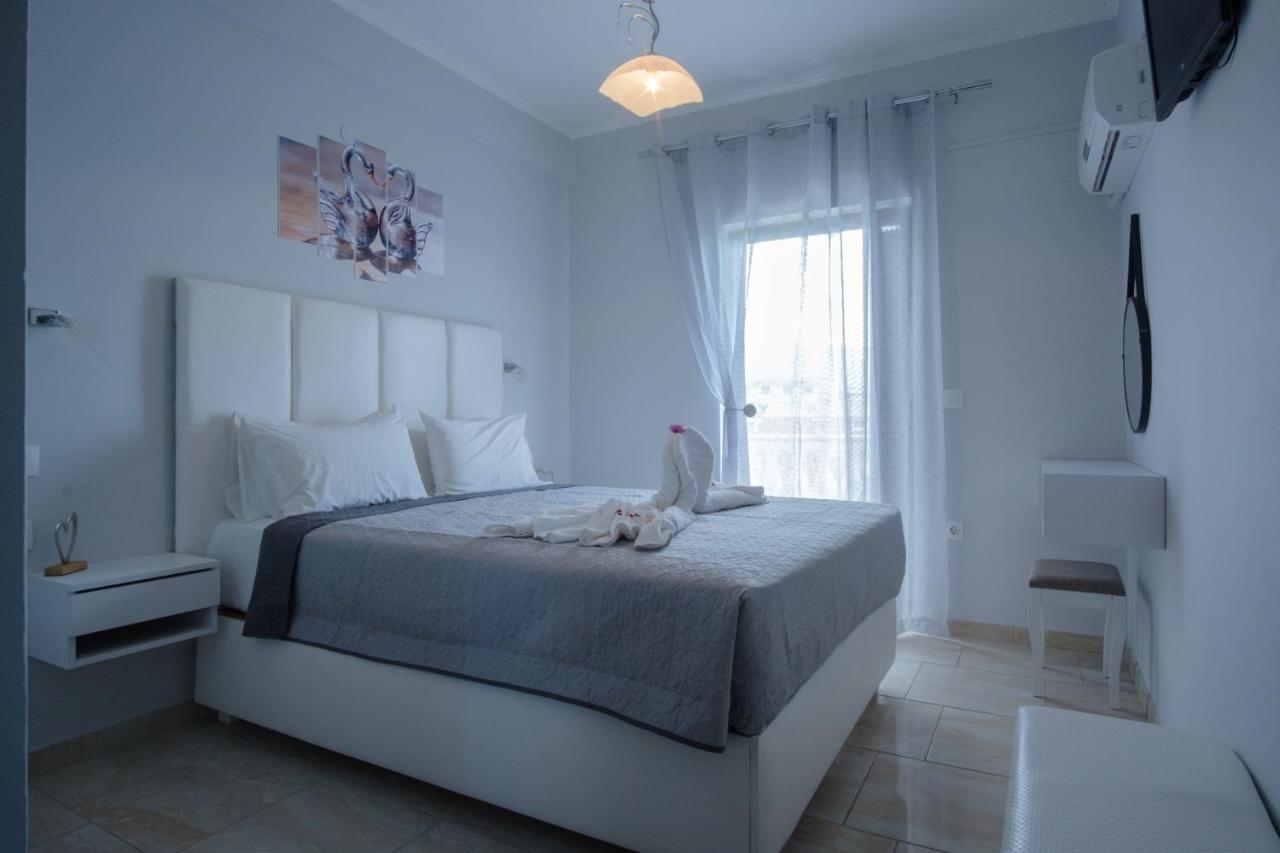 Akis Villa Studios & Apartment With Pool By Hotelius Agios Georgios Pagon Exterior foto